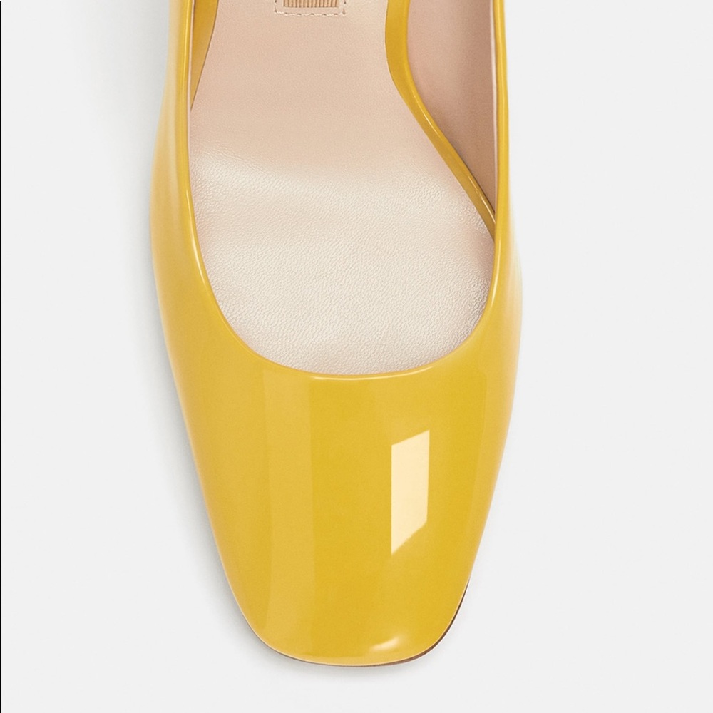 ๐ Lemon Yellow Patent Heels - Picture 4 of 8